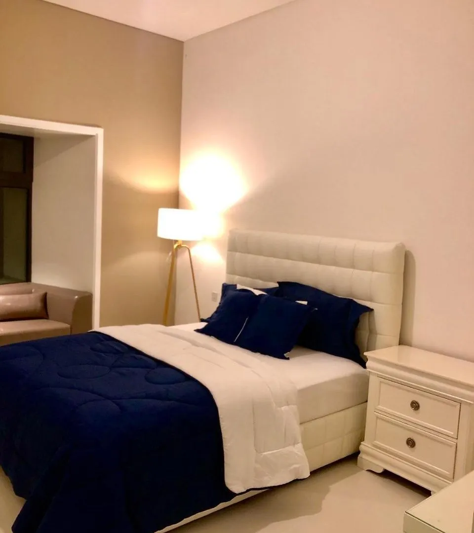 Reem Retreats Shared Home Stay アブダビ